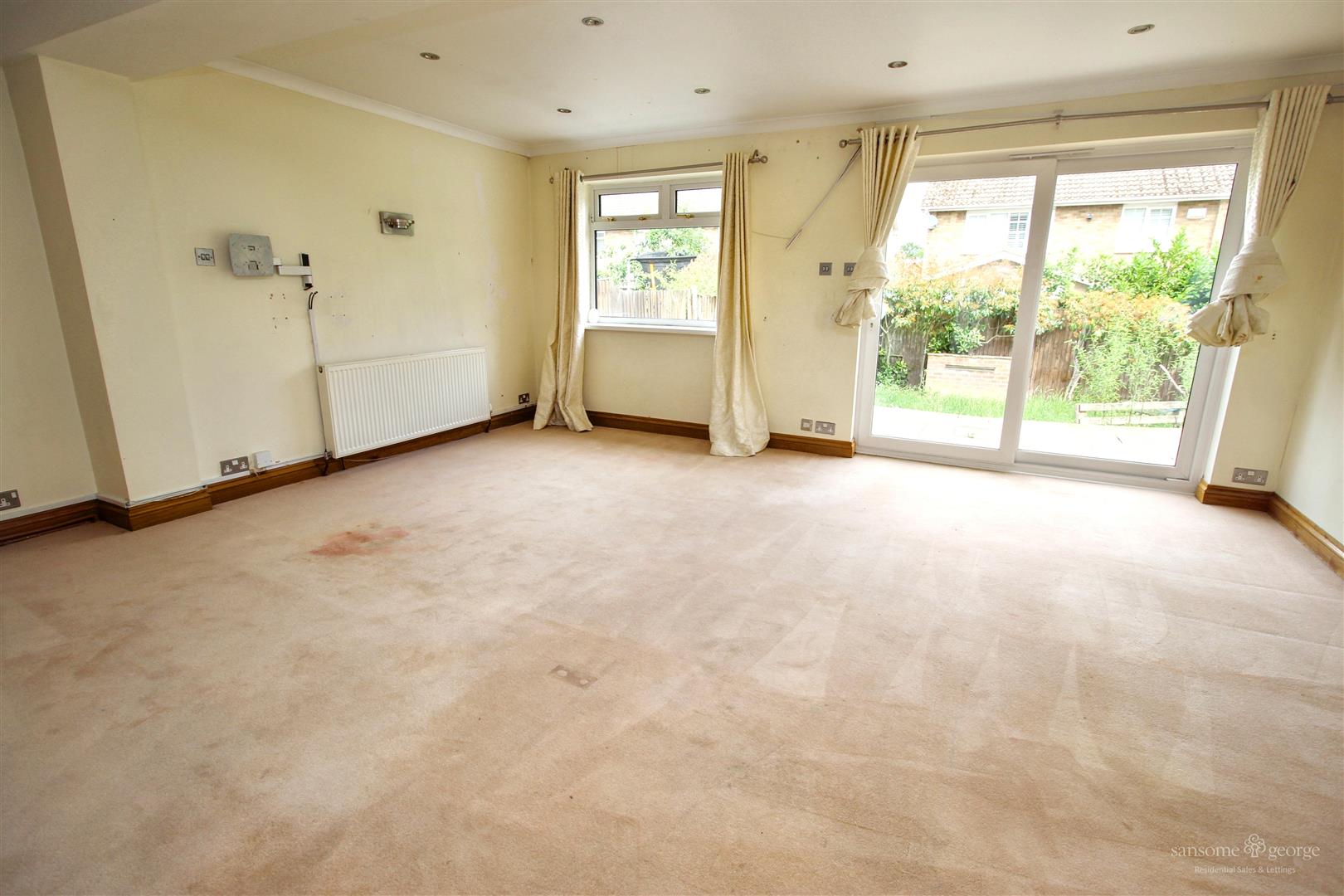 3 bed property in Cecil Aldin Drive, Reading
